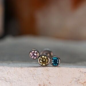 Pansexual Pride 3 stone curve - Titanium threadless end